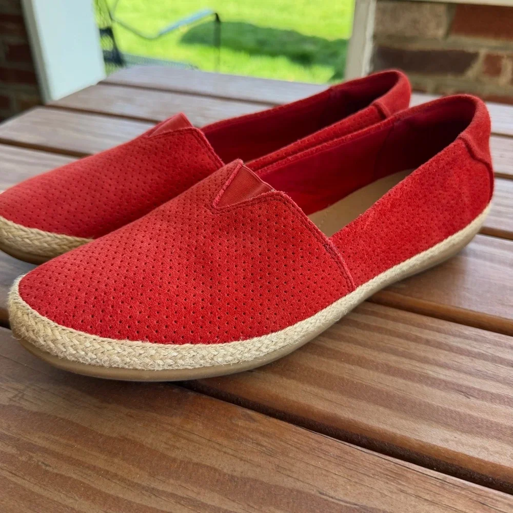 Clarks‎ Danelly Sky Rouge Red Suede Perforated Espadrille Slip On Loafers 8M NEW